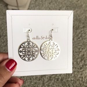 Brand new Stella & Dot Aria drop earrings